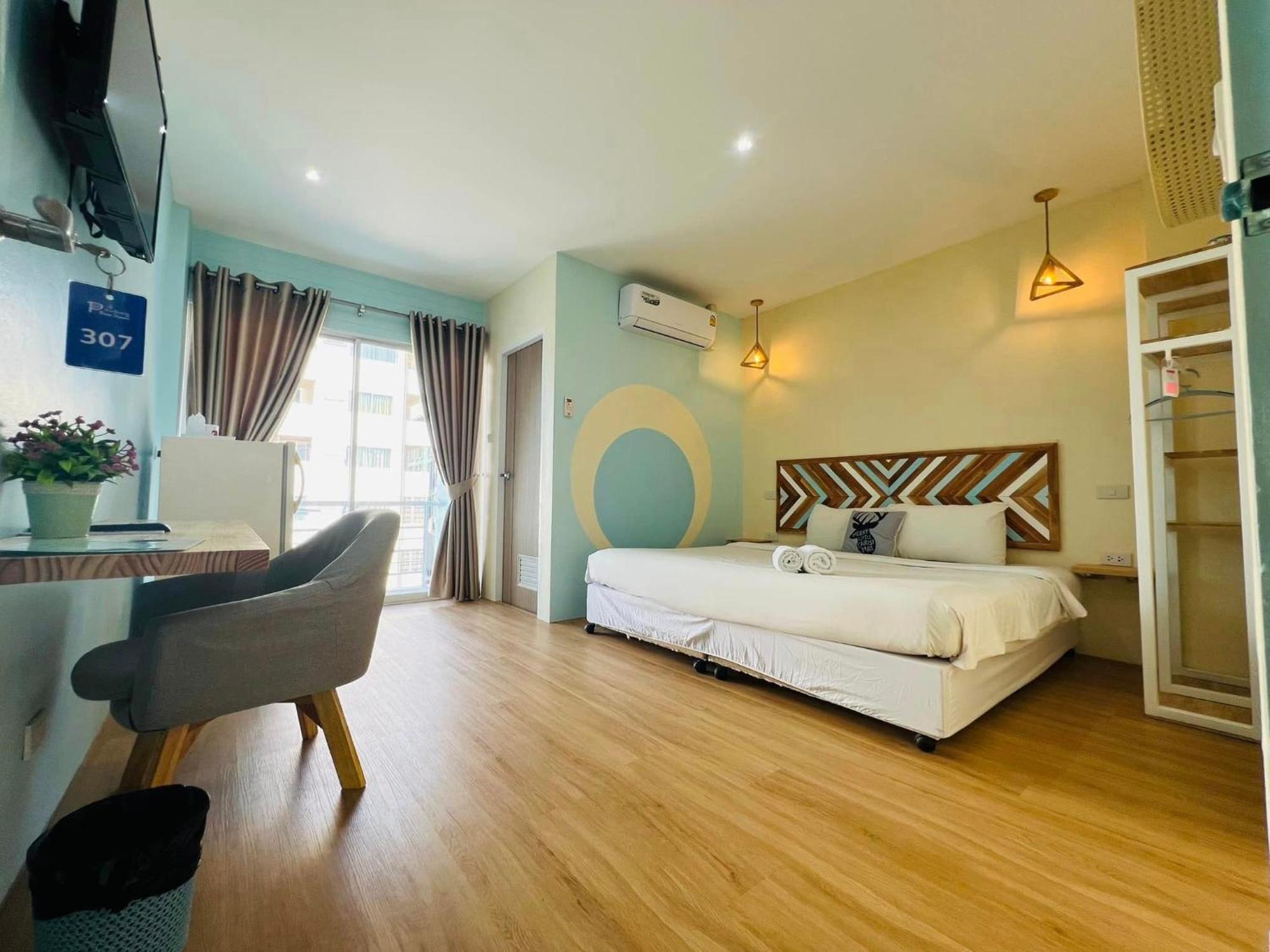 Castaway'S 420 Hotel Hua Hin Exterior photo